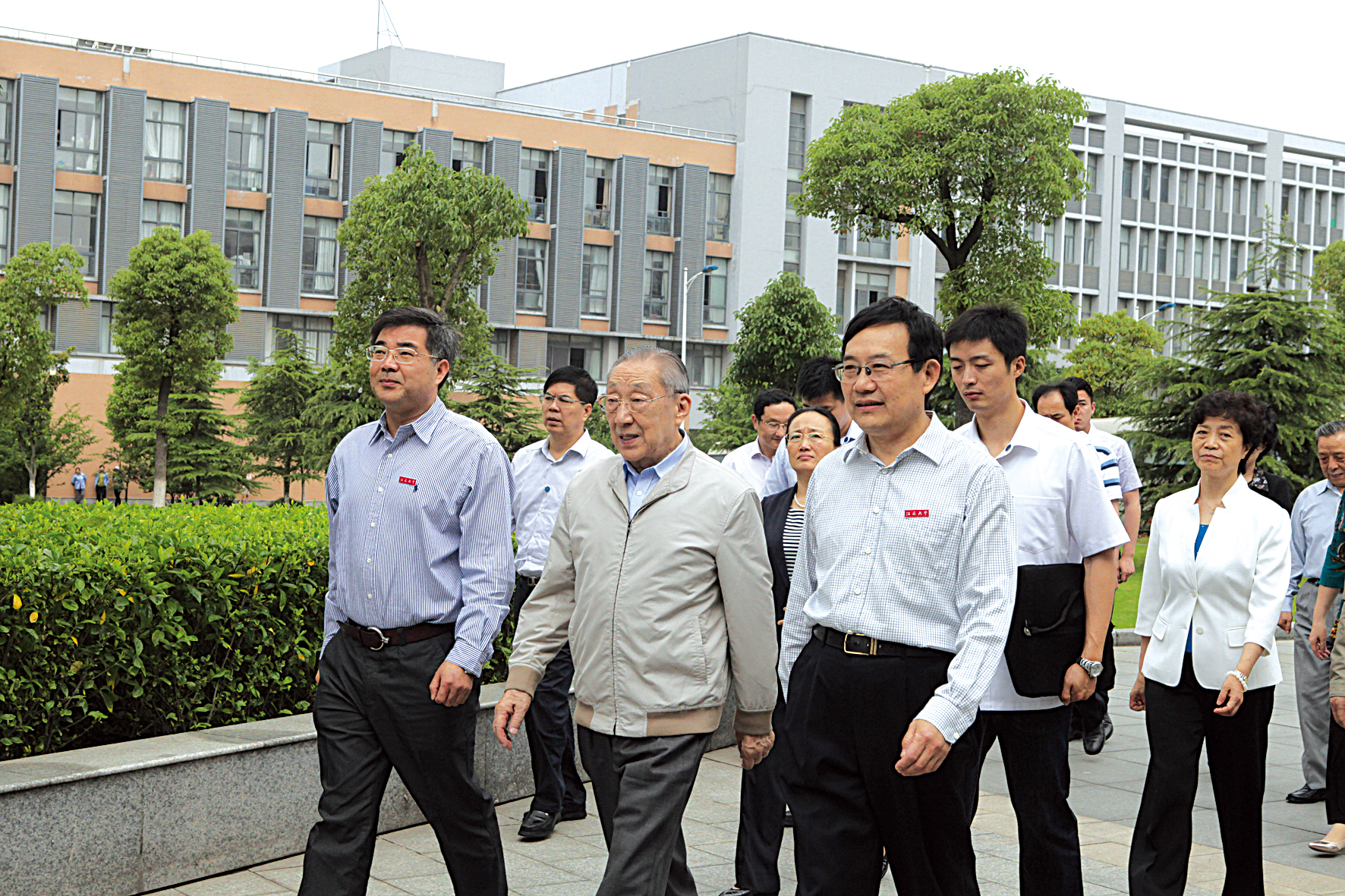 原國務院副總理李嵐清校友第八次回母校.jpg21
